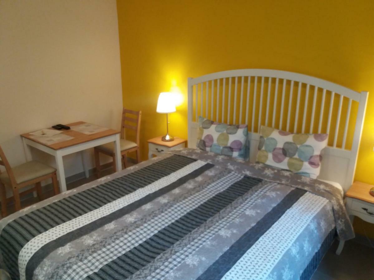 Castle Base Apartment บูดาเปสต์ ภายนอก รูปภาพ
