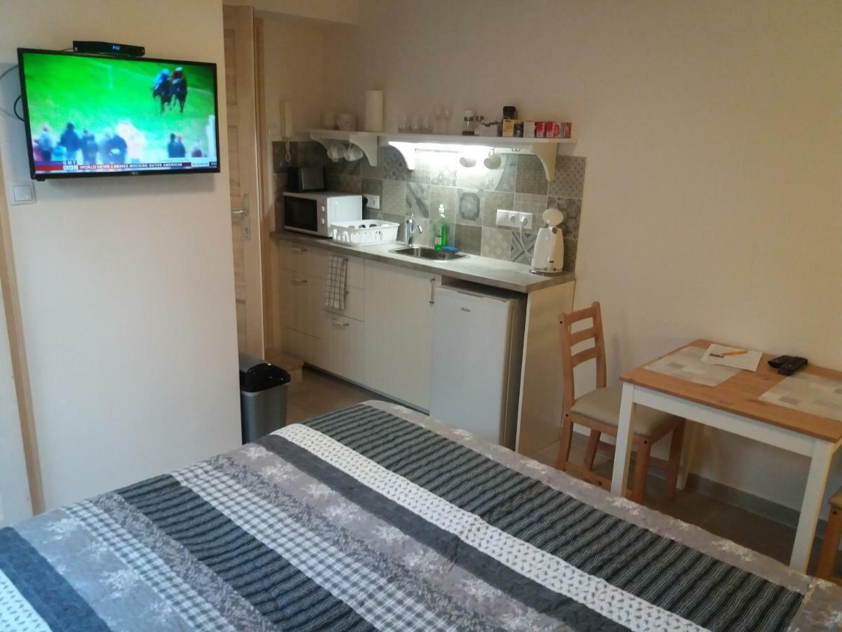 Castle Base Apartment บูดาเปสต์ ภายนอก รูปภาพ